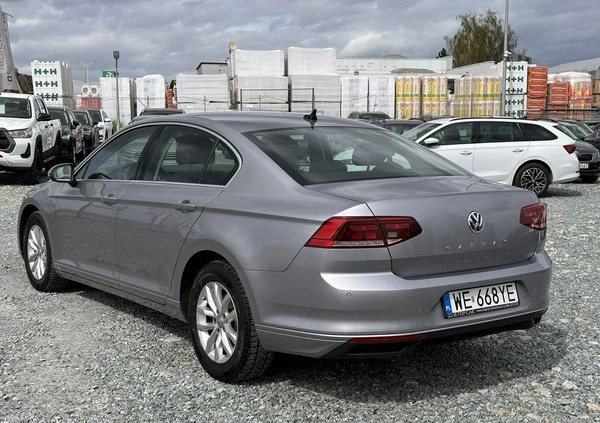 Volkswagen Passat cena 79900 przebieg: 113900, rok produkcji 2019 z Wojkowice małe 466